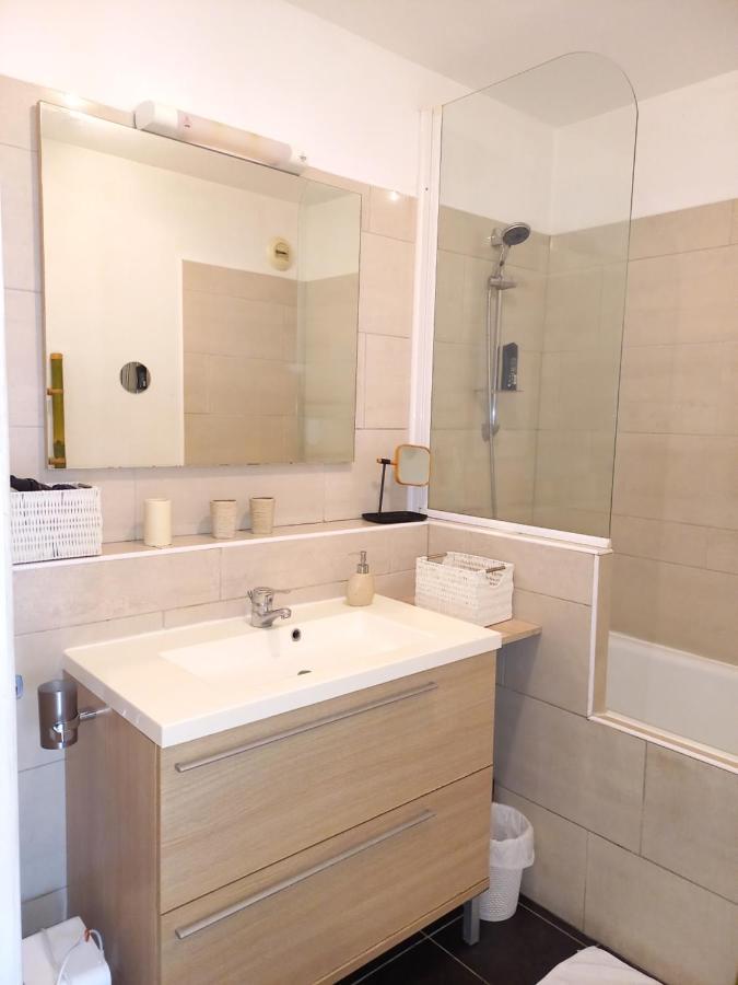 Bel Appartement Avec Terrasse Proche Des Plages Saint-Gilles-les Bains Εξωτερικό φωτογραφία